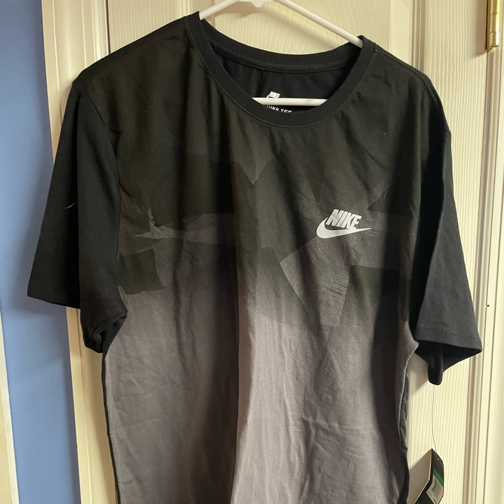 NIKE MENS T SHIRT NEW WITH TAGS